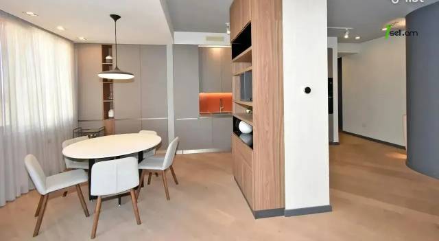 3 սենյականոց բնակարան նորակառույց շենքում Կոմիտասի պողոտայում, 106 ք.մ., նախավերջին հարկ