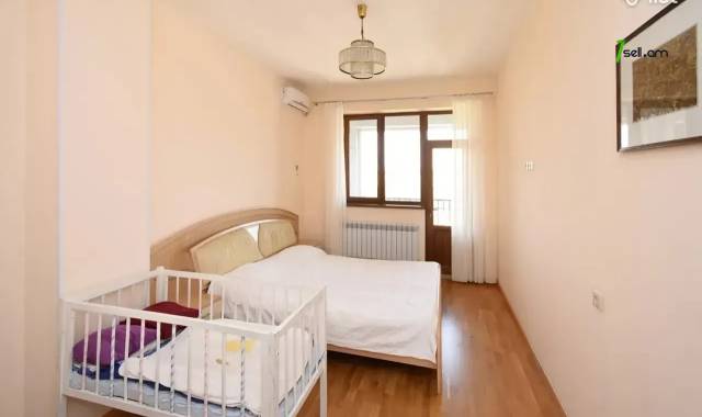 3 սենյականոց բնակարան նորակառույց շենքում Պարույր Սևակի փողոցում, 88 ք.մ., 2 սանհանգույց