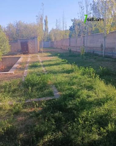 Հողատարածք բնակելի շինությունների համար Աբովյանում, 2100 ք.մ.