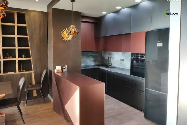 3 սենյականոց բնակարան նորակառույց շենքում, Ծիծեռնակաբերդի խճուղի, 84 ք.մ., բարձր առաստաղներ