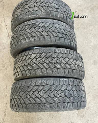 GGG. Maazzini 215/45/r17 4հատ 90%Ձմեռային անվադողեր