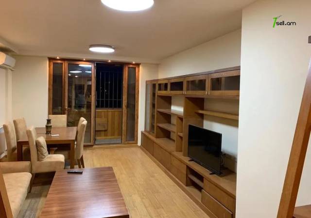 3 սենյականոց բնակարան Մոսկովյան փողոցում, 100 ք.մ., կապիտալ վերանորոգված