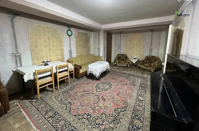 4 սենյականոց բնակարան Արամ Մանուկյանի փողոցում, 100 ք.մ., մի քանի պատշգամբ, մասնակի վերանորոգում