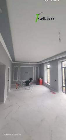 Երկու հարկանի տուն Առինջ 21-րդ փողոցում Առինջում, 12 քմ, 2 սանհանգույց, մասնակի վերանորոգում