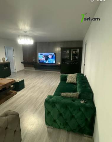 4 սենյականոց բնակարան Դրոյի փողոցում, 108 ք.մ., դիզայներական ոճով վերանորոգված, քարե շենք