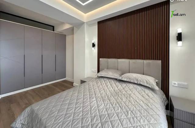 4 սենյականոց բնակարան նորակառույց շենքում Պարոնյան փողոցում, 132 ք.մ., 2 սանհանգույց