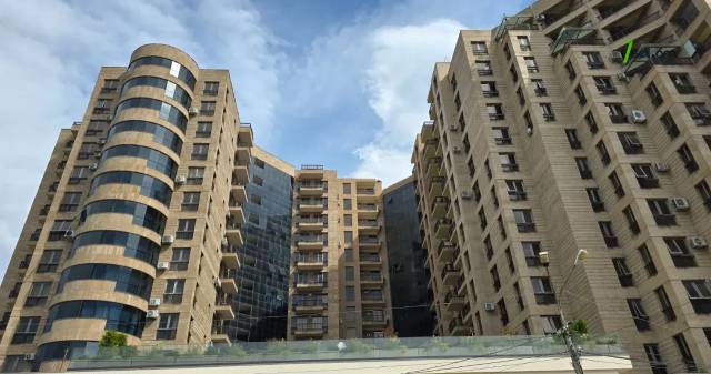 2 սենյականոց բնակարան նորակառույց շենքում Պարոնյան փողոցում, 76 քմ, 10/16 հարկ, բարձր առաստաղներ