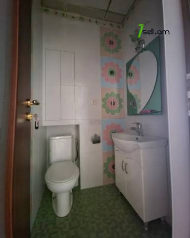 3 սենյականոց բնակարան Մոսկովյան փողոցում, 120 ք.մ., 2 սանհանգույց, բարձր առաստաղներ