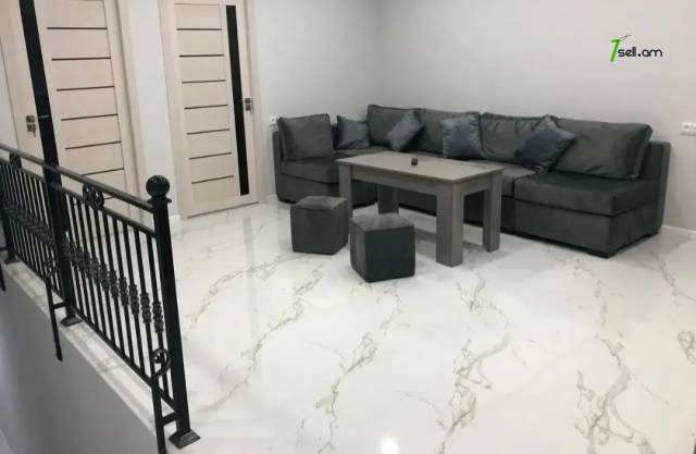 Երկու հարկանի քարե տուն Արմենակ Արմենակյան փողոցում Նորք Մարաշում, 60 քմ, եվրովերանորոգված