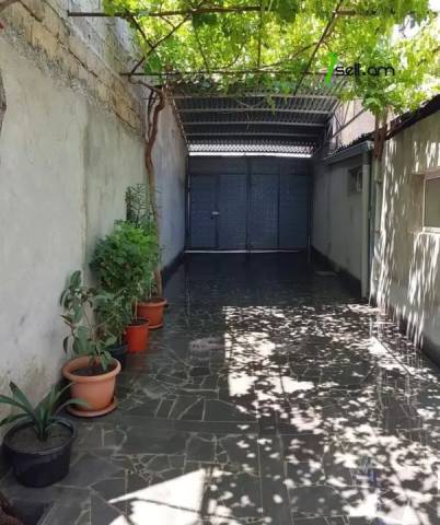 Երկու հարկանի քարե տուն Ավանում, 470 ք.մ., 2 սանհանգույց