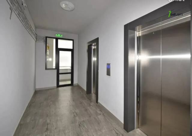 2 սենյականոց բնակարան նորակառույց շենքում Պարույր Սևակի փողոցում, 70 ք.մ., 7/15 հարկ