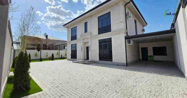 Երկու հարկանի քարե տուն Բագրևանդի 42-րդ փողոցում Նոր Նորքում, 1000 քմ, 3+ սանհանգույց