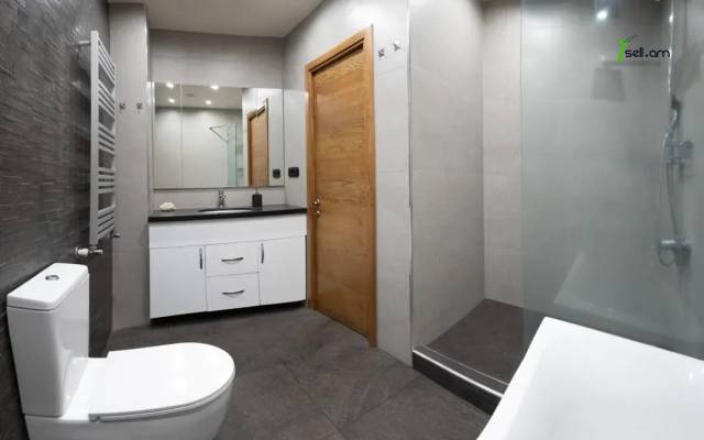 4 սենյականոց բնակարան նորակառույց շենքում Վերին Անտառային փողոցում, 122 ք.մ., 8/10 հարկ