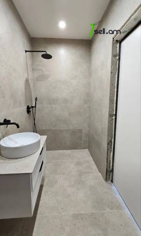 Մեկ հարկանի քարե տուն Զովունիում, 1150 ք.մ., 3+ սանհանգույց, դիզայներական ոճով վերանորոգված