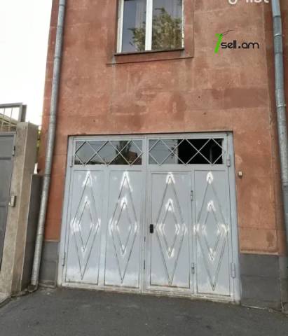 Երկու հարկանի քարե տուն Նոր Արեշի 35-րդ փողոցում Արաբկիրում, 188 ք.մ.