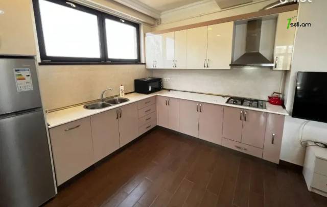 3 սենյականոց բնակարան նորակառույց շենքում Գրիգոր Լուսավորչի փողոցում, 88 ք.մ., 2 սանհանգույց