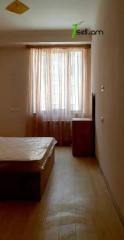 3 սենյականոց բնակարան նորակառույց շենքում Նիկողայոս Ադոնցի փողոցում, 92 ք.մ., բարձր առաստաղներ