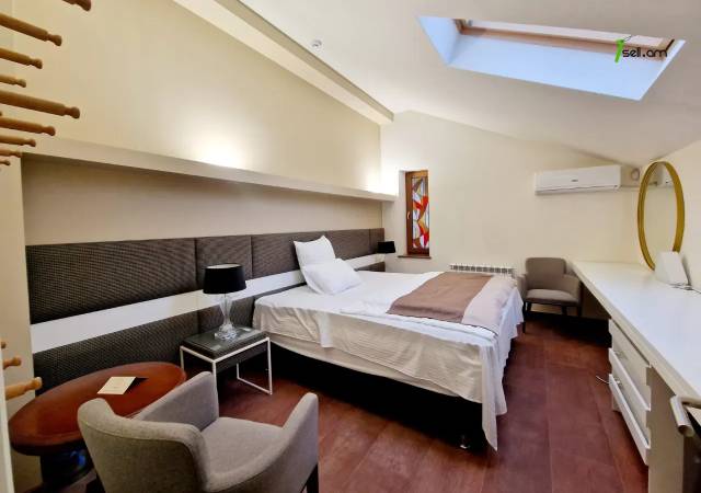 Չորս հարկանի քարե տուն Նաիրի Զարյան փողոցում Արաբկիրում, 800 քմ, 3+ սանհանգույց