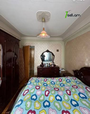3 սենյականոց բնակարան Աղբյուր Սերոբի փողոցում, 83 ք.մ., 11/16 հարկ, մասնակի վերանորոգում