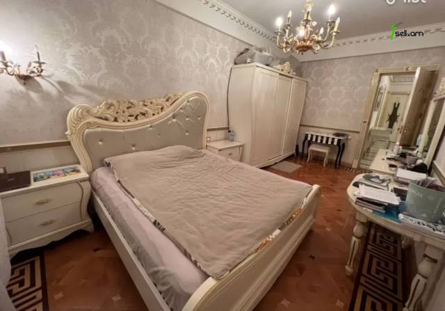 5 սենյականոց բնակարան նորակառույց շենքում Եկմալյան փողոցում, 200 ք.մ., 2 սանհանգույց