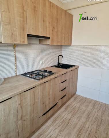 2 սենյականոց բնակարան Ազատության պողոտայում, 64 քմ, նախավերջին հարկ, եվրովերանորոգված, քարե շենք