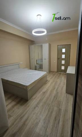 2 սենյականոց բնակարան նորակառույց շենքում Պարոնյան փողոցում, 80 ք.մ., 8/13 հարկ, բարձր առաստաղներ