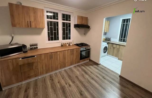 Մեկ հարկանի քարե տուն Գաջագործների 2-րդ փողոցում Արաբկիրում, 90 քմ, եվրովերանորոգված