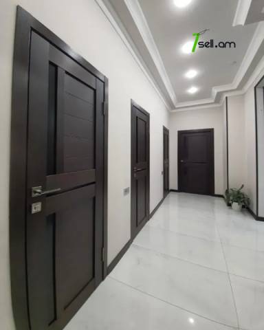 3 սենյականոց բնակարան նորակառույց շենքում Եզնիկ Կողբացու փողոցում, 120 ք.մ., 2 սանհանգույց