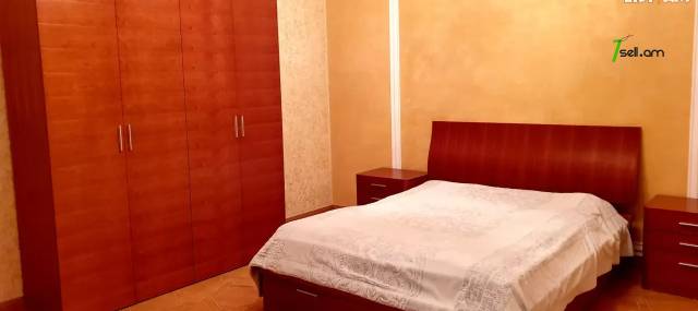 Երկու հարկանի քարե տուն, Նոյ թաղամաս Աջափնյակում, 820 ք.մ., 3+ սանհանգույց, կապիտալ վերանորոգված