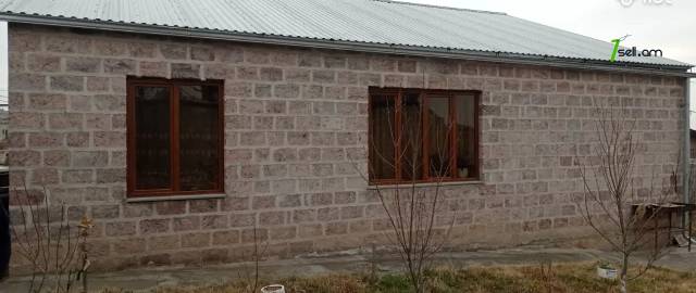 Մեկ հարկանի քարե տուն Քասախում, 170 ք.մ., 2 սանհանգույց, կապիտալ վերանորոգված