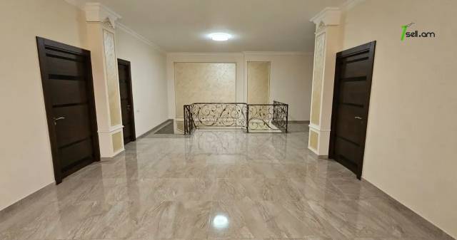 Երկու հարկանի քարե տուն Նոր Արեշի 7րդ փողոցում Էրեբունիում, 470 քմ, 3+ սանհանգույց