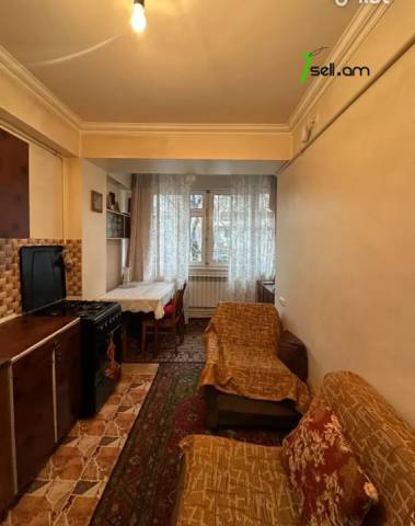 1 սենյականոց բնակարան Վիկտոր Համբարձումյան փողոցում, 43 ք.մ., 2/9 հարկ, կապիտալ վերանորոգված