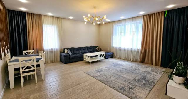 Երկու հարկանի տուն Դավիթ Բեկի փողոցում Էրեբունիում, 1400 քմ, կապիտալ վերանորոգված