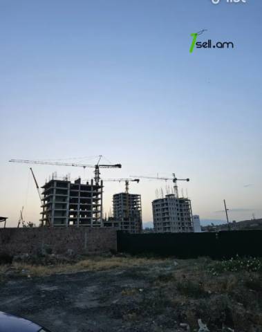 Հողատարածք բնակելի շինությունների համար Զովունիում, 500 ք.մ.