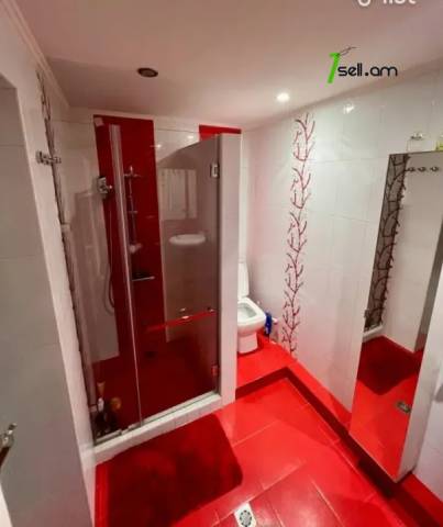 3 սենյականոց բնակարան նորակառույց շենքում Արամի փողոցում, 100 քմ, 7/10 հարկ, 2 սանհանգույց