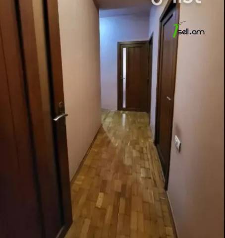8 սենյականոց բնակարան Սայաթ-Նովայի պողոտայում, 330 ք.մ., 3+ սանհանգույց, մի քանի պատշգամբ
