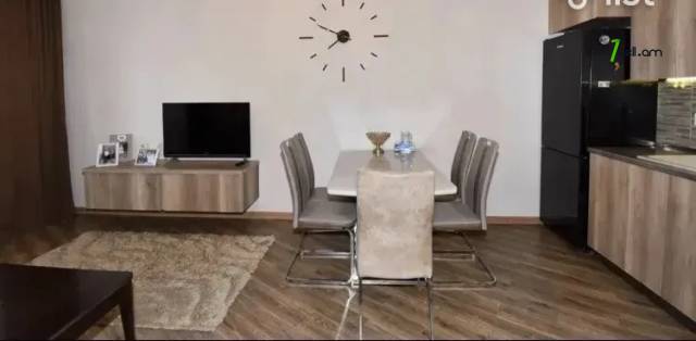 3 սենյականոց բնակարան Կոմիտասի պողոտայում, 75 ք.մ., 2/7 հարկ, 2 սանհանգույց, մի քանի պատշգամբ