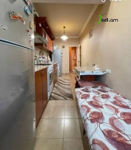 3 սենյականոց բնակարան Էզրաս Հասրաթյան փողոցում, 60 քմ, նախավերջին հարկ, կոսմետիկ վերանորոգում