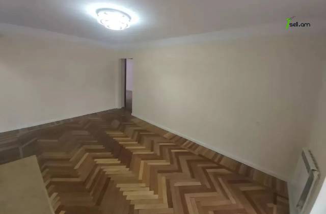 3 սենյականոց բնակարան Կոմիտասի պողոտայում, 78 ք.մ., 2/5 հարկ, կապիտալ վերանորոգված, քարե շենք