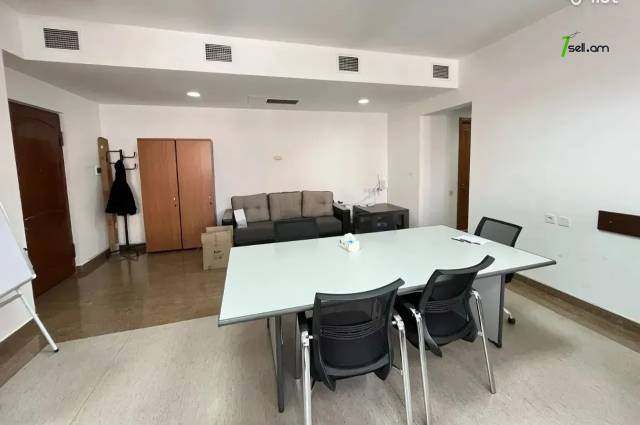 Բազմաֆունկցիոնալ գույք Պարոնյան փողոցում կենտրոնում, 95 քմ