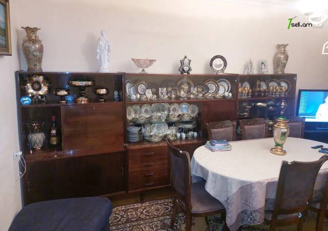 2 սենյականոց բնակարան Լվովյան փողոցում, 53 ք.մ., 2/5 հարկ, կոսմետիկ վերանորոգում, քարե շենք