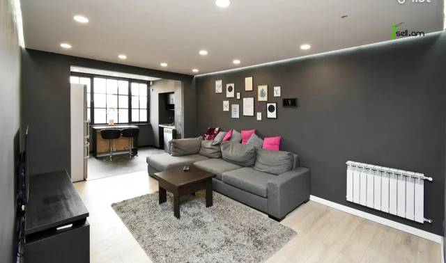 3 սենյականոց բնակարան Սարյան փողոցում, 77 ք.մ., դիզայներական ոճով վերանորոգված, քարե շենք