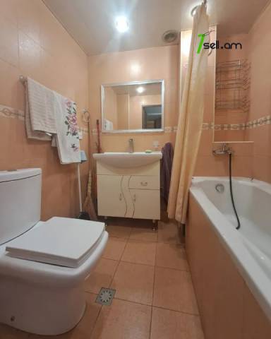 3 սենյականոց բնակարան Երվանդ Քոչարի փողոցում, 72 ք.մ., 4/9 հարկ, կապիտալ վերանորոգված