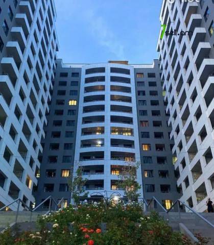 2 սենյականոց բնակարան նորակառույց շենքում Պարույր Սևակի փողոցում, 80 ք.մ., բարձր առաստաղներ