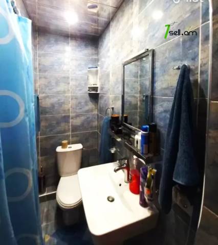 5 սենյականոց բնակարան կենտրոնում, 120 ք.մ., 2 սանհանգույց, բարձր առաստաղներ, 2/5 հարկ