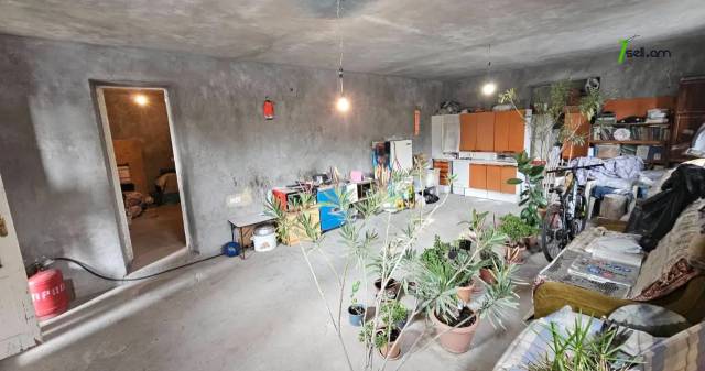 Երկու հարկանի քարե տուն Սեպուհի փողոցում Արաբկիրում, 788 ք.մ., 2 սանհանգույց, կոսմետիկ վերանորոգում