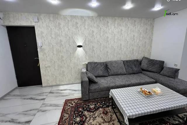 2 սենյականոց բնակարան Արամ Խաչատրյան փողոցում, 55 ք.մ., մի քանի պատշգամբ, նախավերջին հարկ