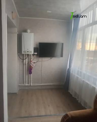 3 սենյականոց բնակարան Կամոյի փողոցում, 100 ք.մ., մասնակի վերանորոգում, քարե շենք