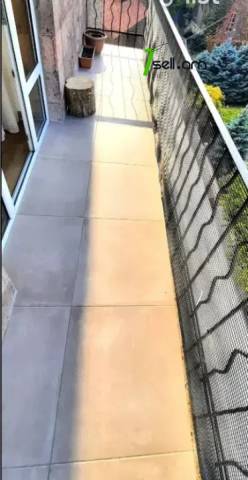 4 սենյականոց բնակարան Սարյան փողոցում, 92 ք.մ., 6/8 հարկ, 2 սանհանգույց, եվրովերանորոգված, քարե շենք