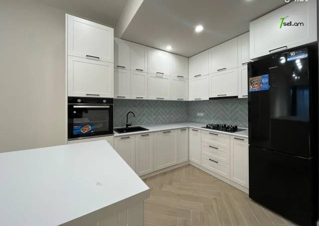 3 սենյականոց բնակարան նորակառույց շենքում, Paronyan St, 96 ք.մ., բարձր առաստաղներ, 4/12 հարկ